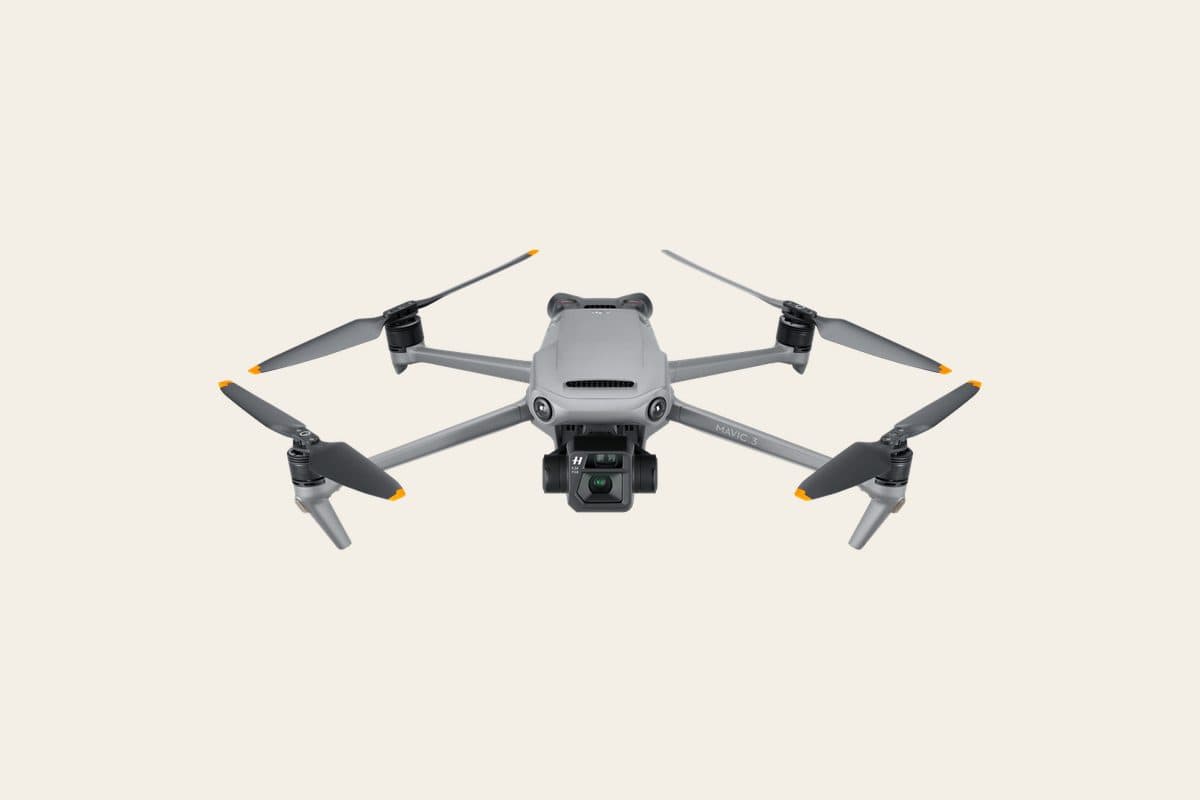 Product image: DJI Store UK DJI Mavic 3, official product still